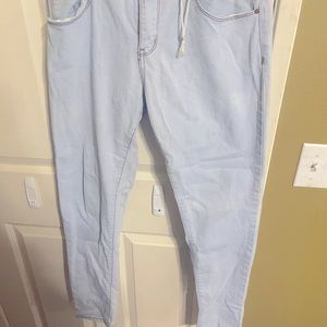 Barely Worn High Rise Light Jeans - DISCOUNTED PRICE!!